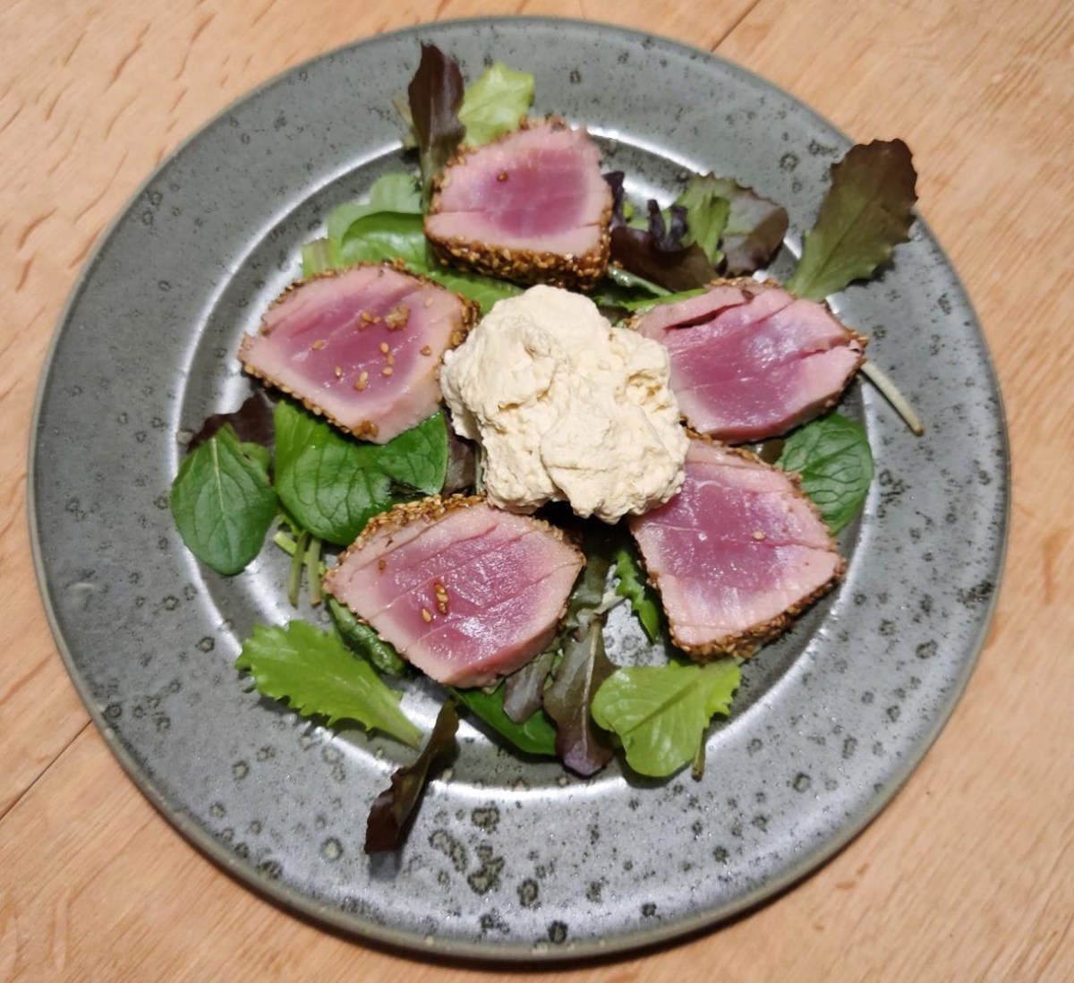 Lynstegt tun med teriyaki&nbsp;skum