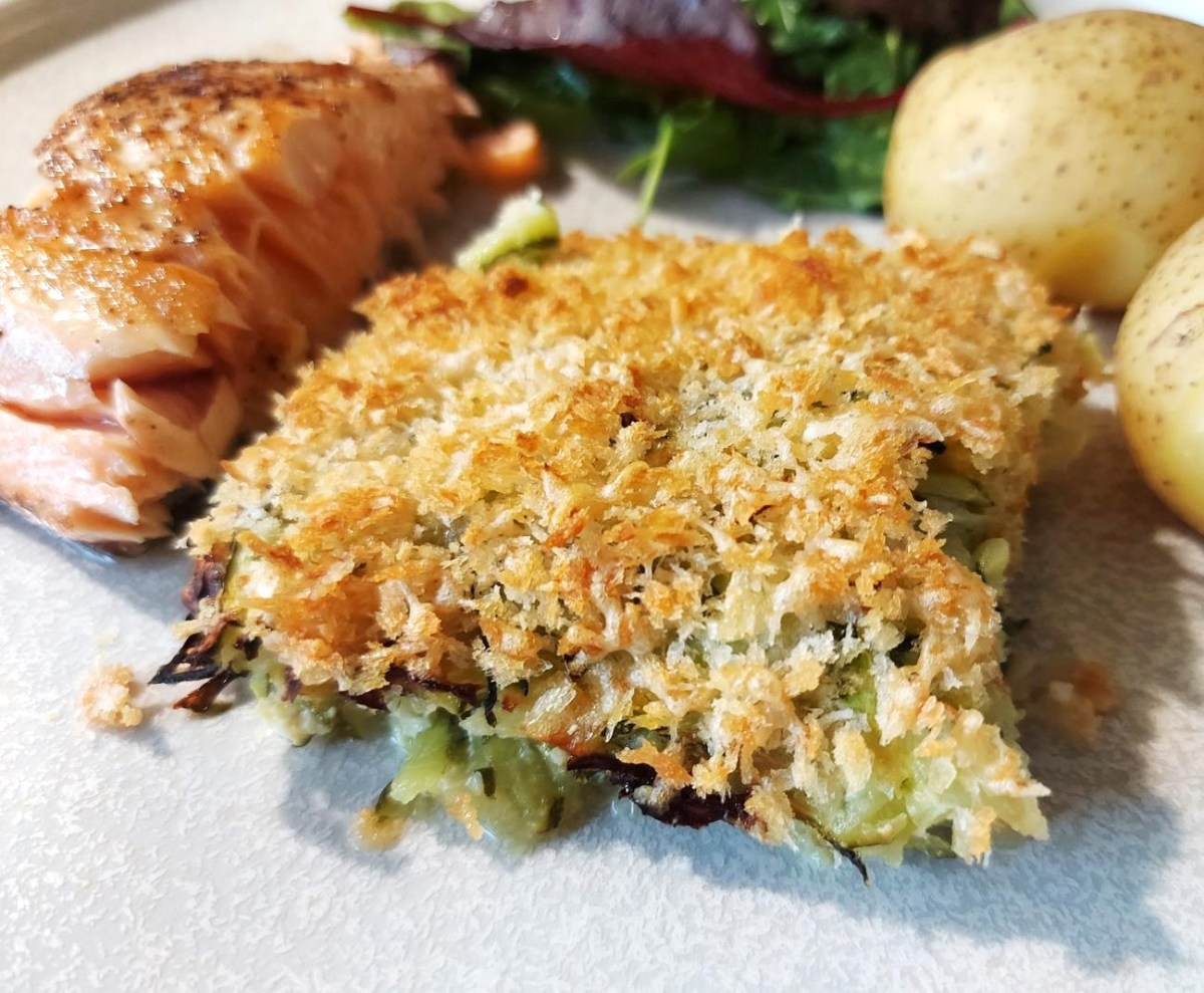 Squash Casserole med ost, løg og sprød&nbsp;top