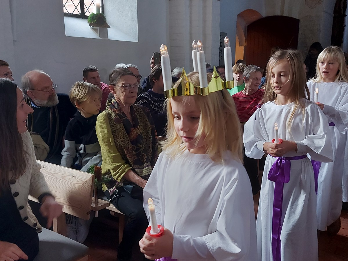 Nu bæres lyset&nbsp;frem…