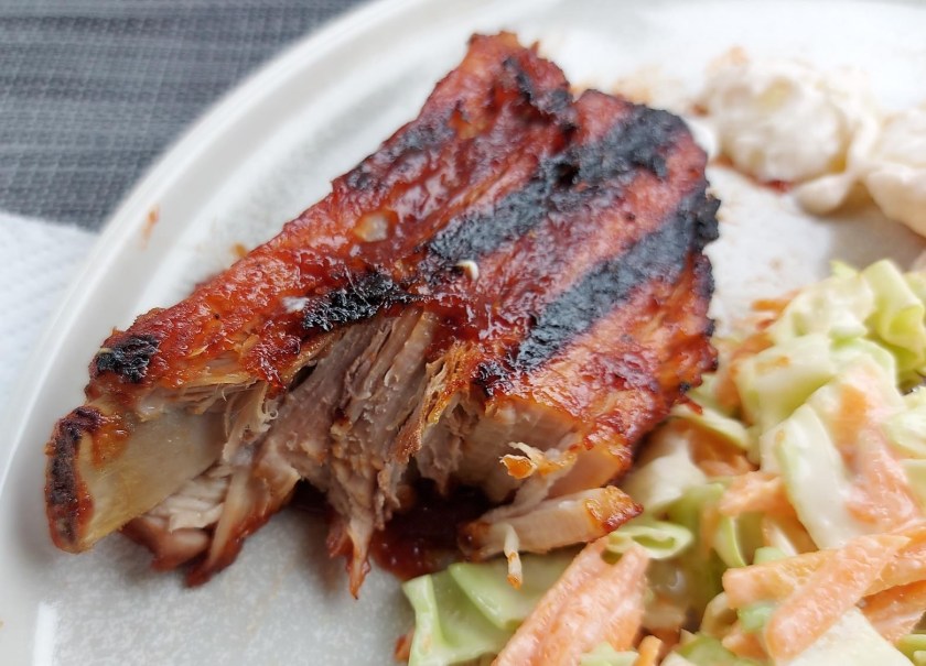 Grillede ribben med barbecuesovs