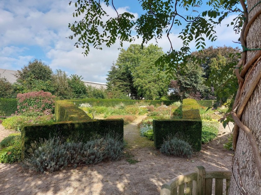 Et bed hos Staudeblomsten