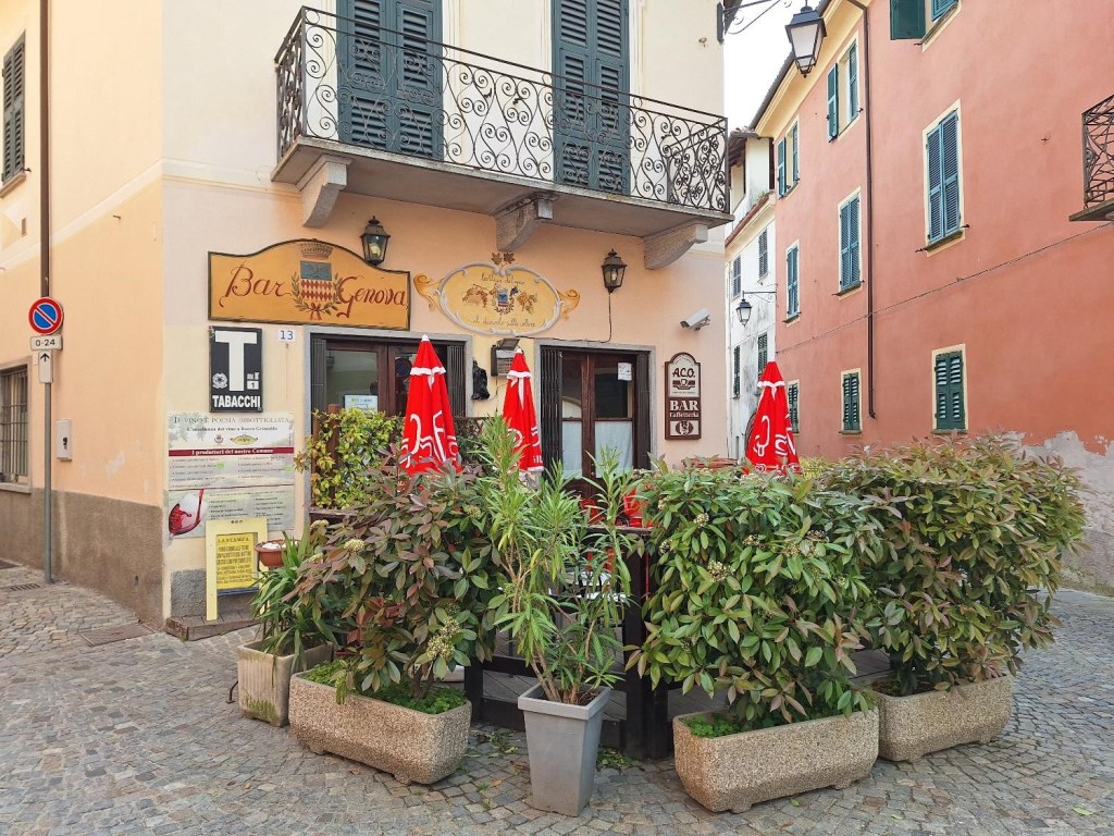 Den lille cafe i Rocca Grimalda