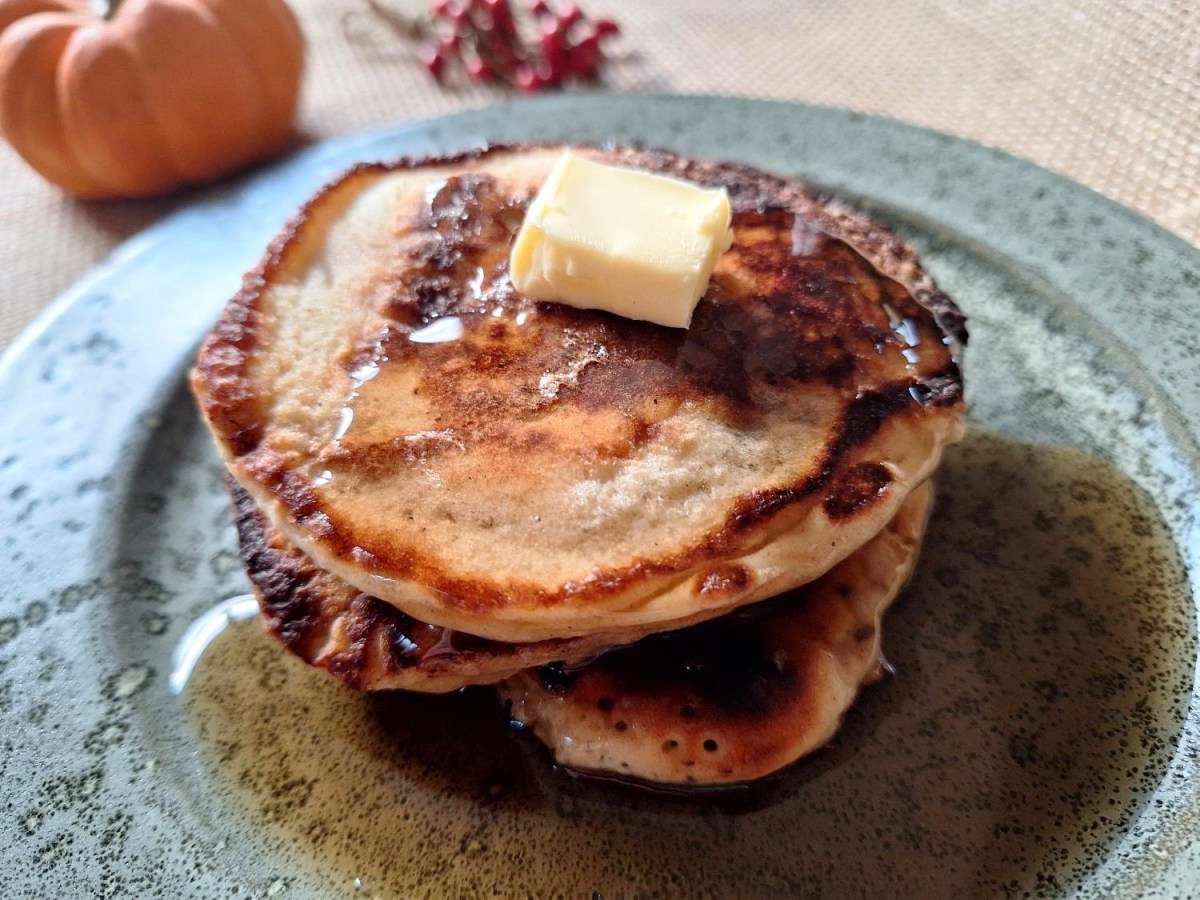 Lette og luftige brunchpandekager med kærnemælk – opskrift og&nbsp;tips