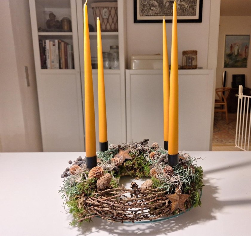 Adventskrans med fletværk