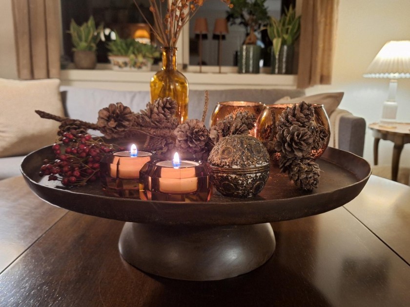 Jernfad på fod med efterårspynt